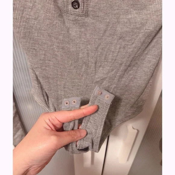 Lulus Simply the Best Heather Grey Long Sleeve Button-Front Bodysuit Size M - Picture 8 of 14